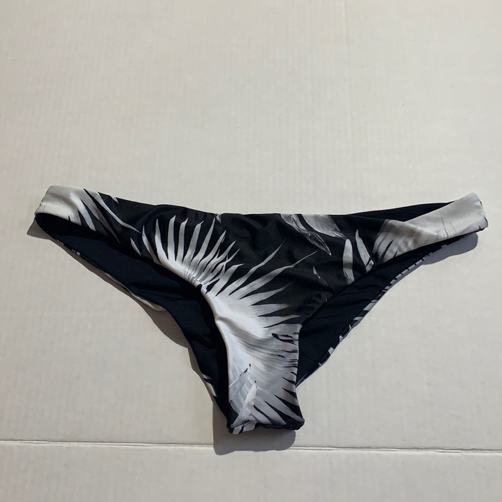 L*Space Bitsy Bikini Bottoms Black White Bottoms Tropical Bottoms Emma Bottoms